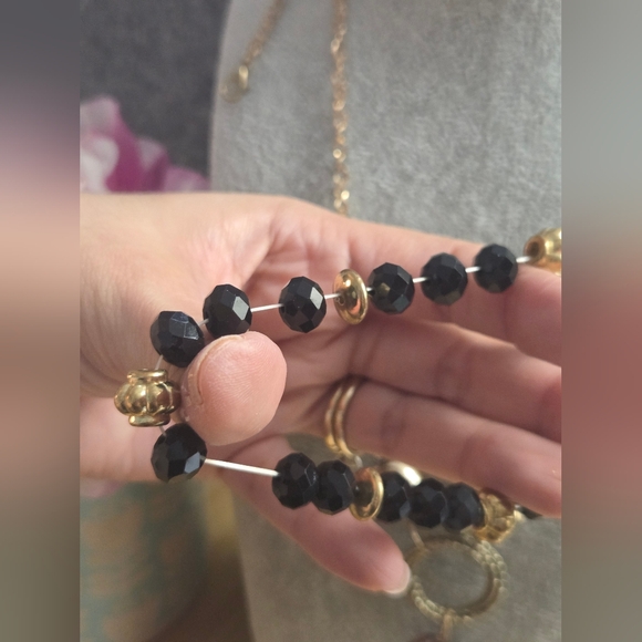 Gold and Black Jewelry Set - Picture 6 of 6